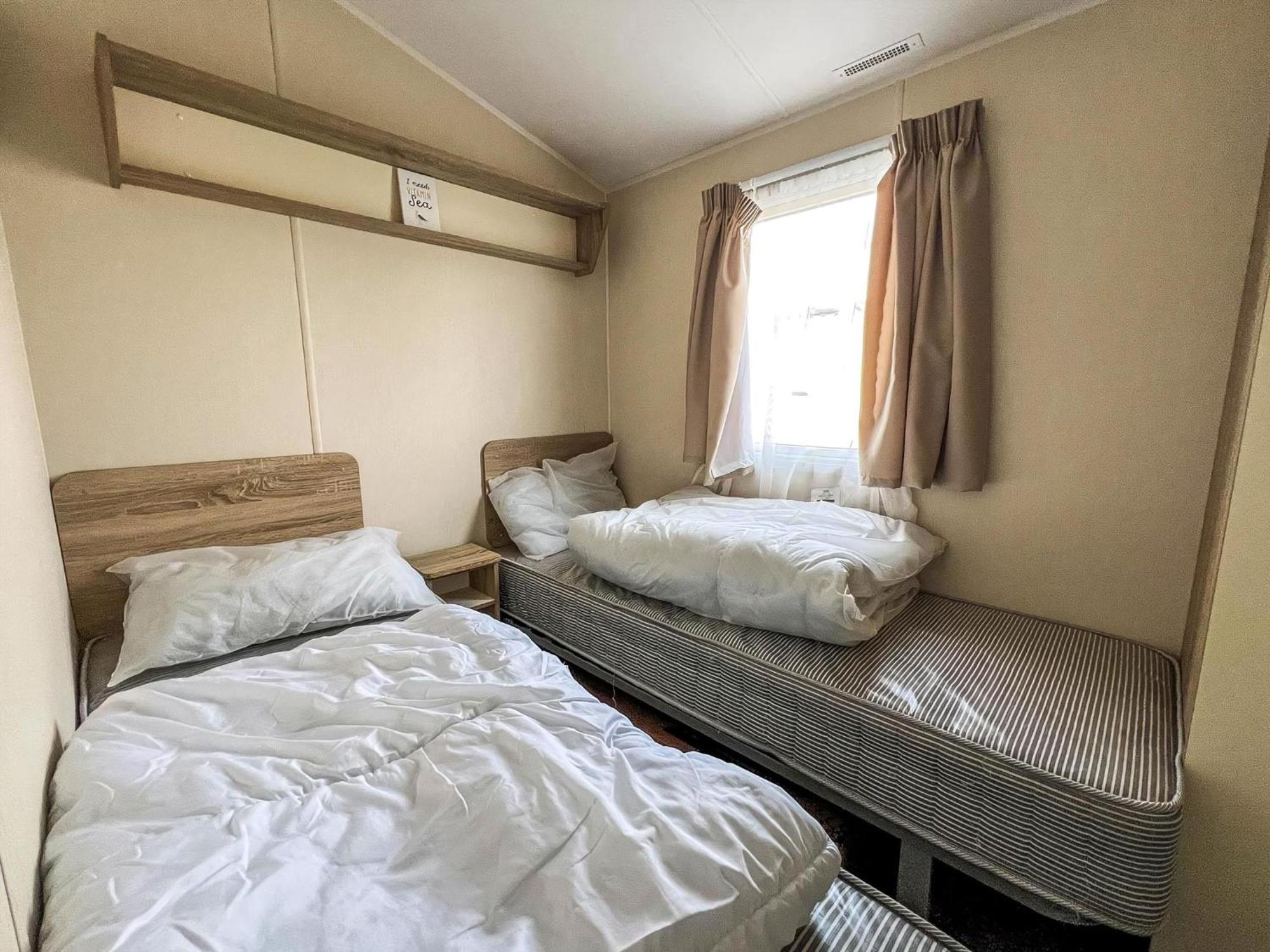 Modern 6 Berth Caravan With Wifi At St Osyth Beach In Essex Ref 28051Fv Clacton-on-Sea Dış mekan fotoğraf